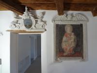 Madonna im Frühstücksraum